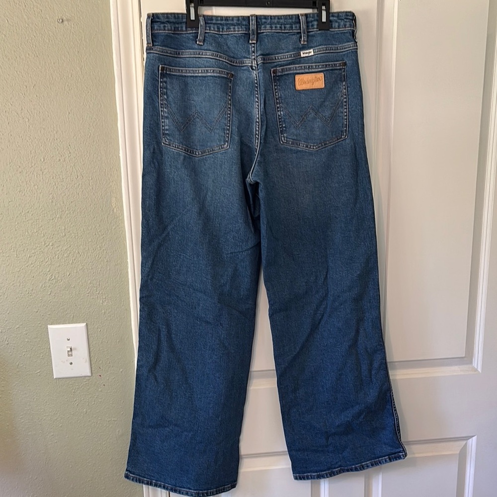 Wrangler women’s wide leg blue jeans